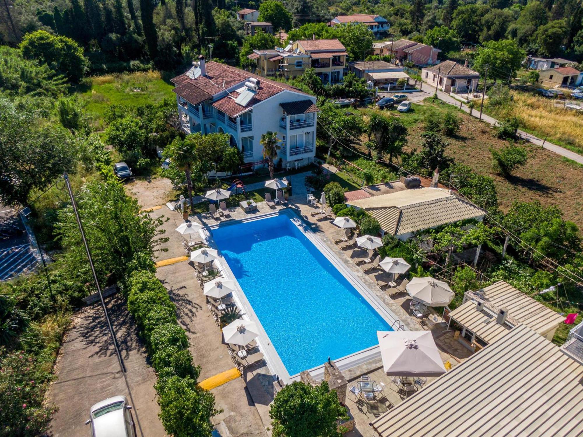 Angela Hotel & Apartments Гоувия Экстерьер фото
