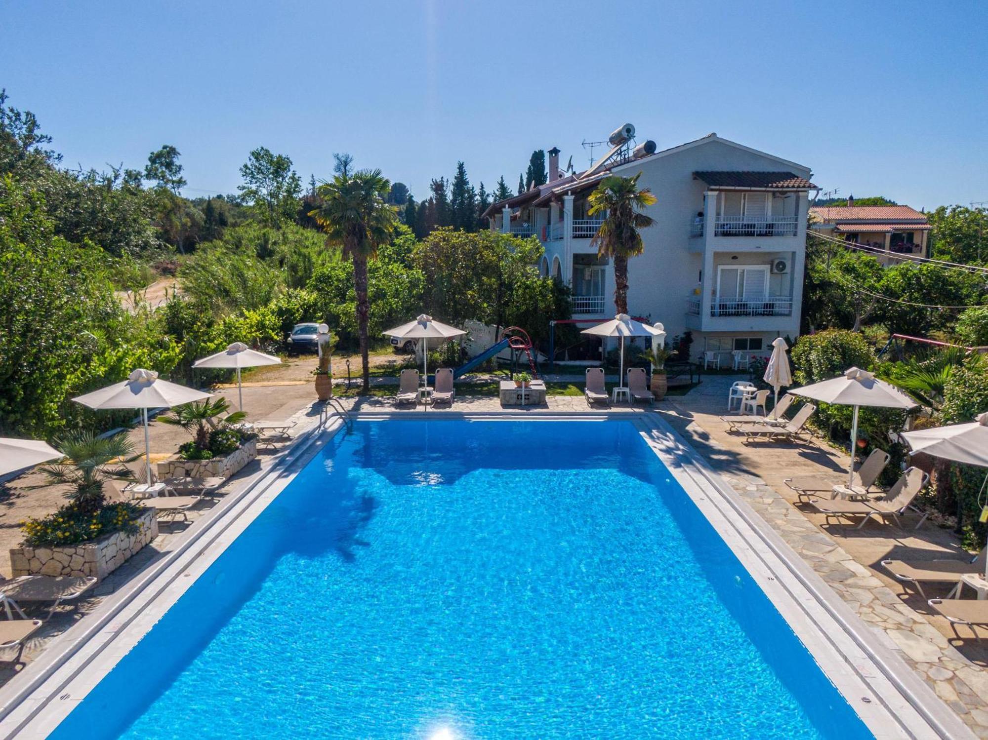 Angela Hotel & Apartments Гоувия Экстерьер фото