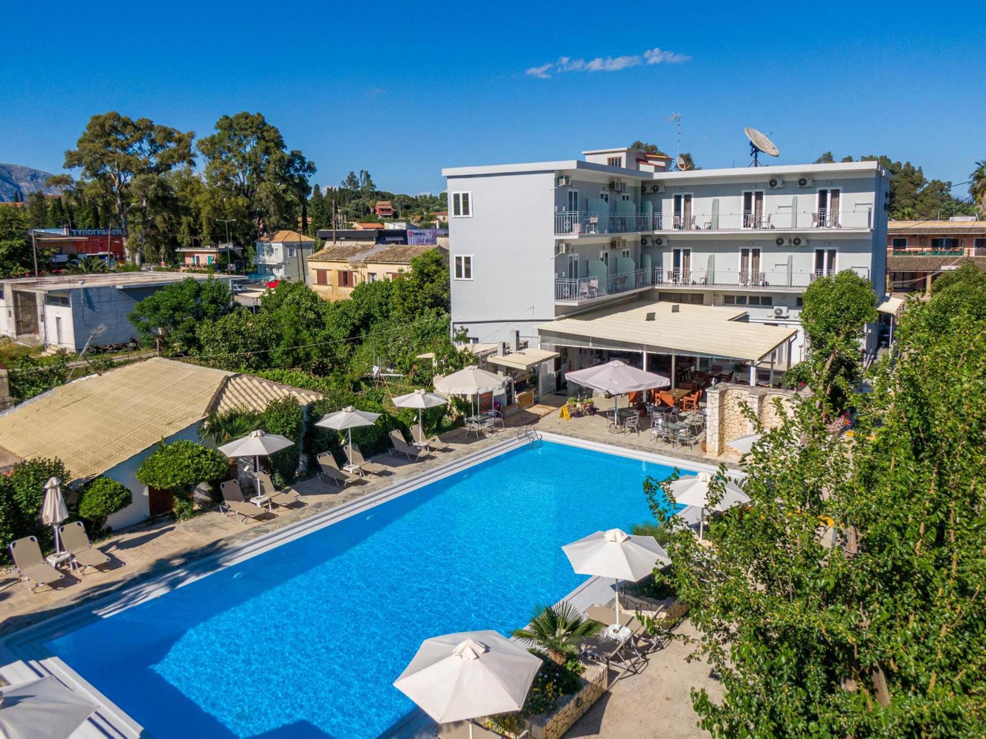 Angela Hotel & Apartments Гоувия Экстерьер фото