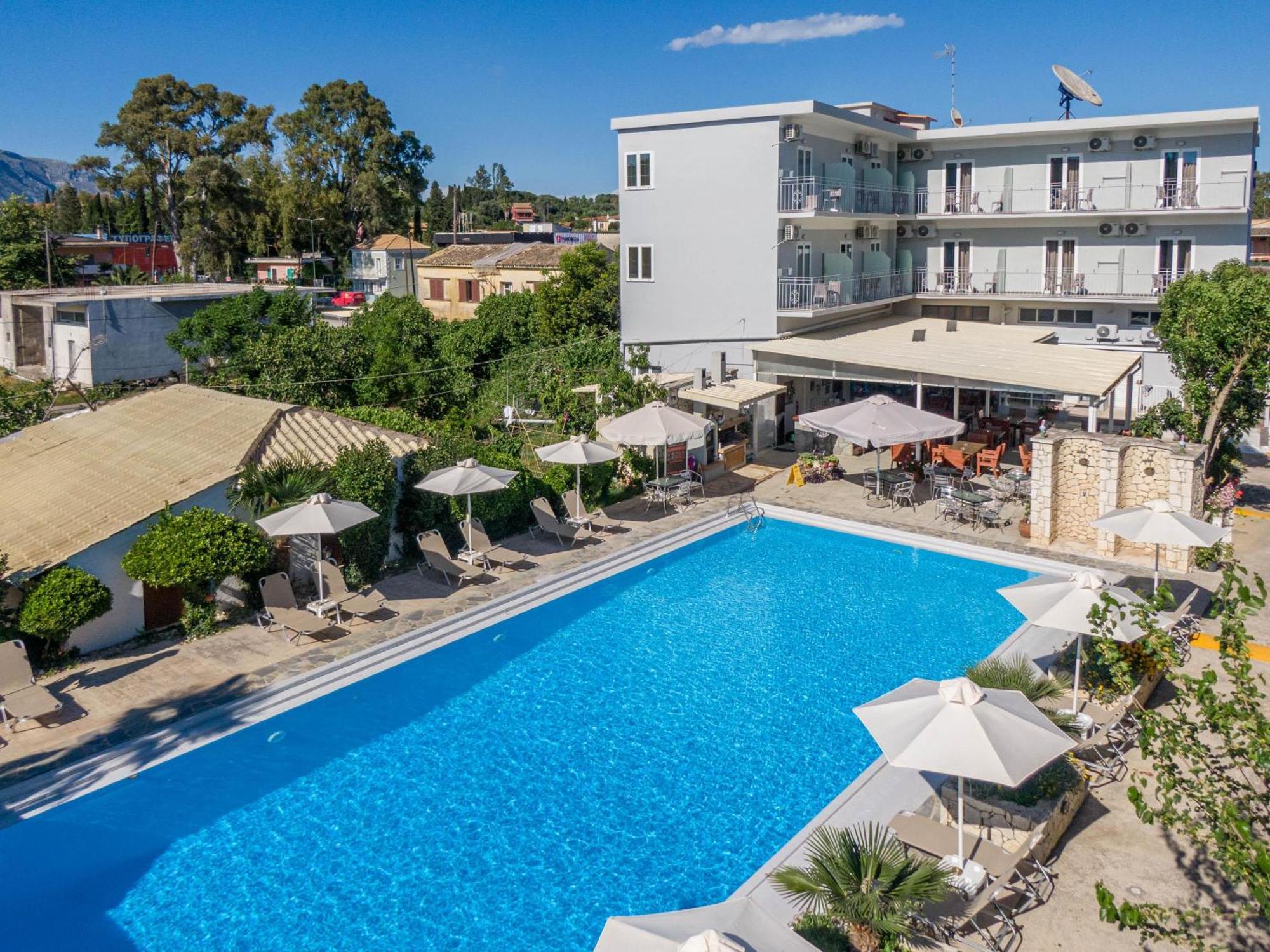 Angela Hotel & Apartments Гоувия Экстерьер фото