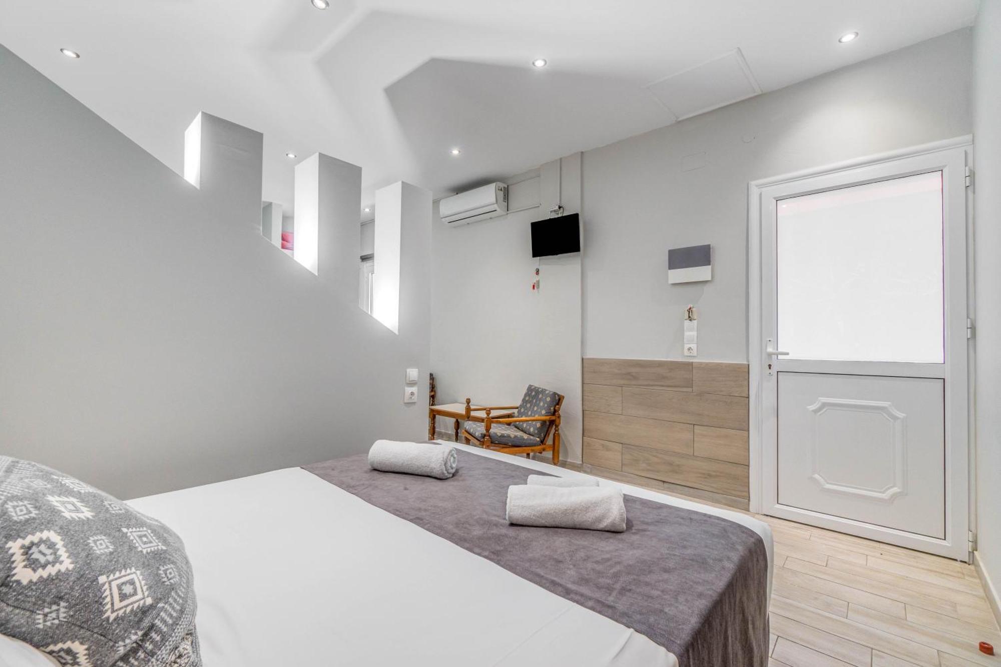 Angela Hotel & Apartments Гоувия Экстерьер фото