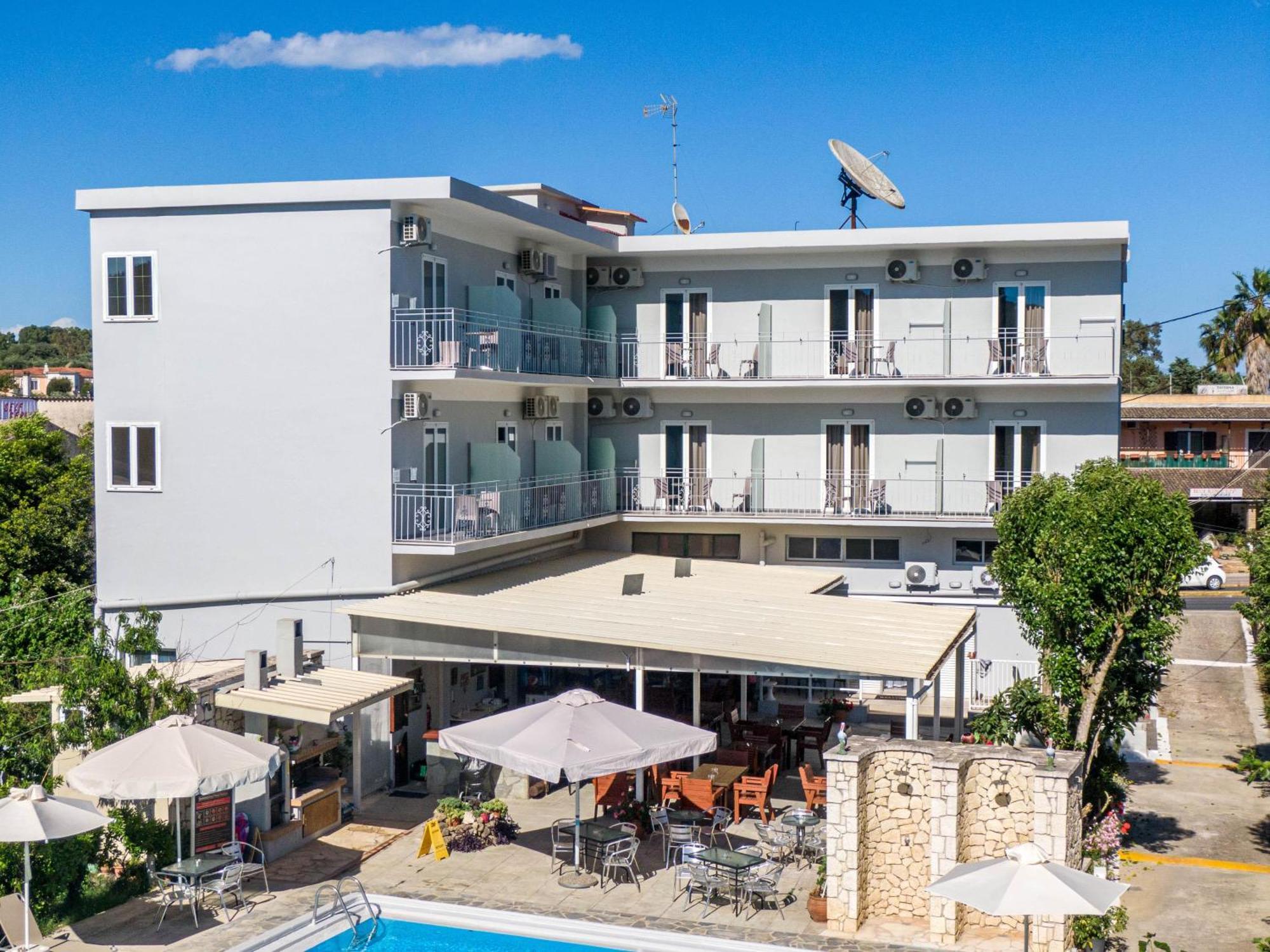 Angela Hotel & Apartments Гоувия Экстерьер фото