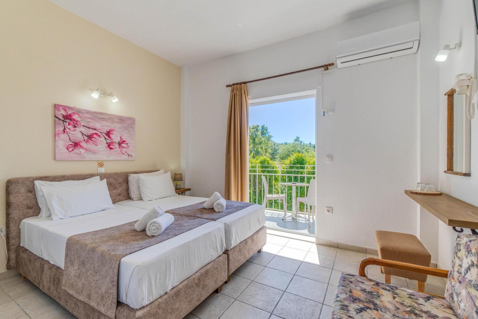 Angela Hotel & Apartments Гоувия Экстерьер фото