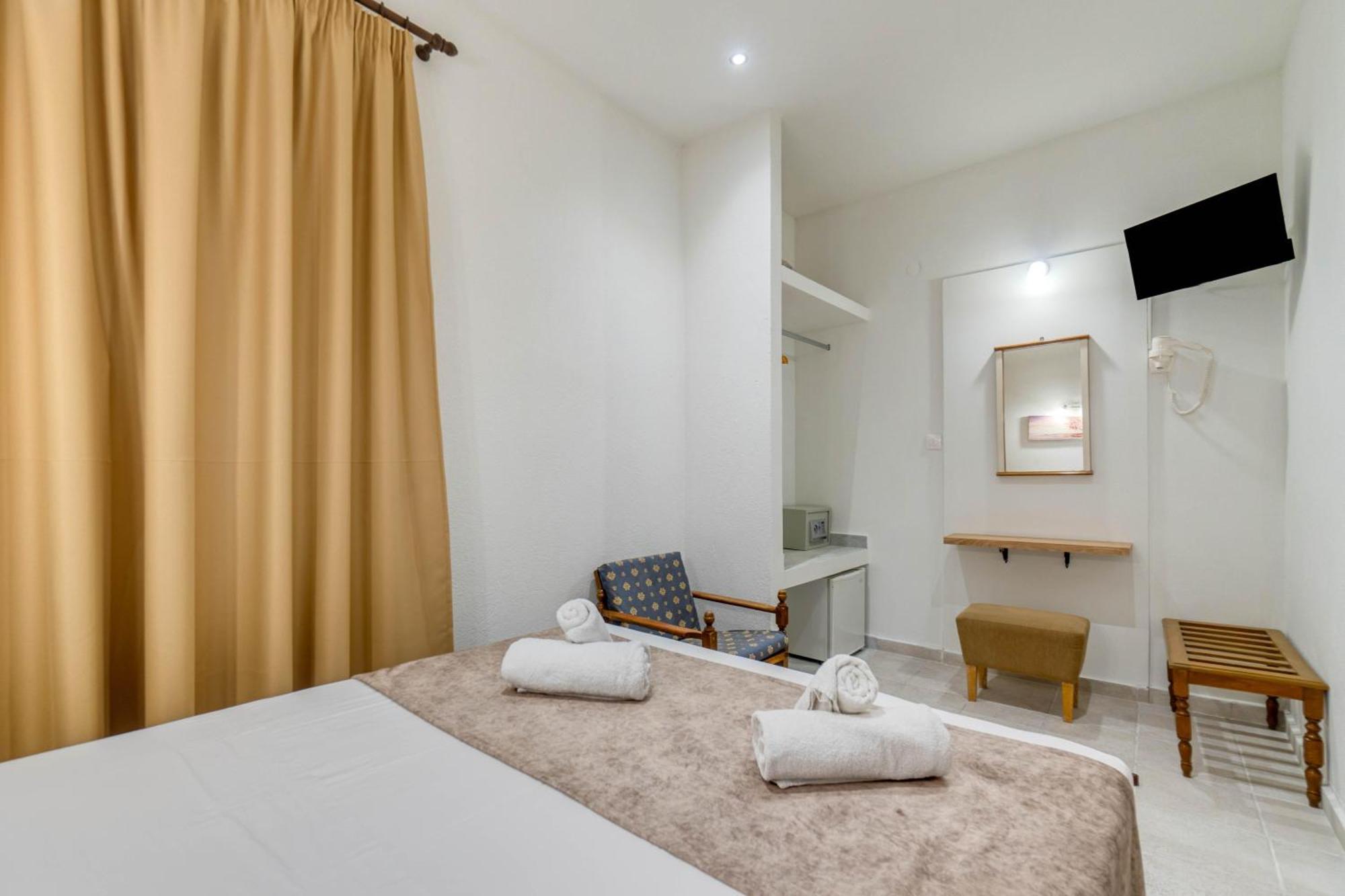 Angela Hotel & Apartments Гоувия Экстерьер фото