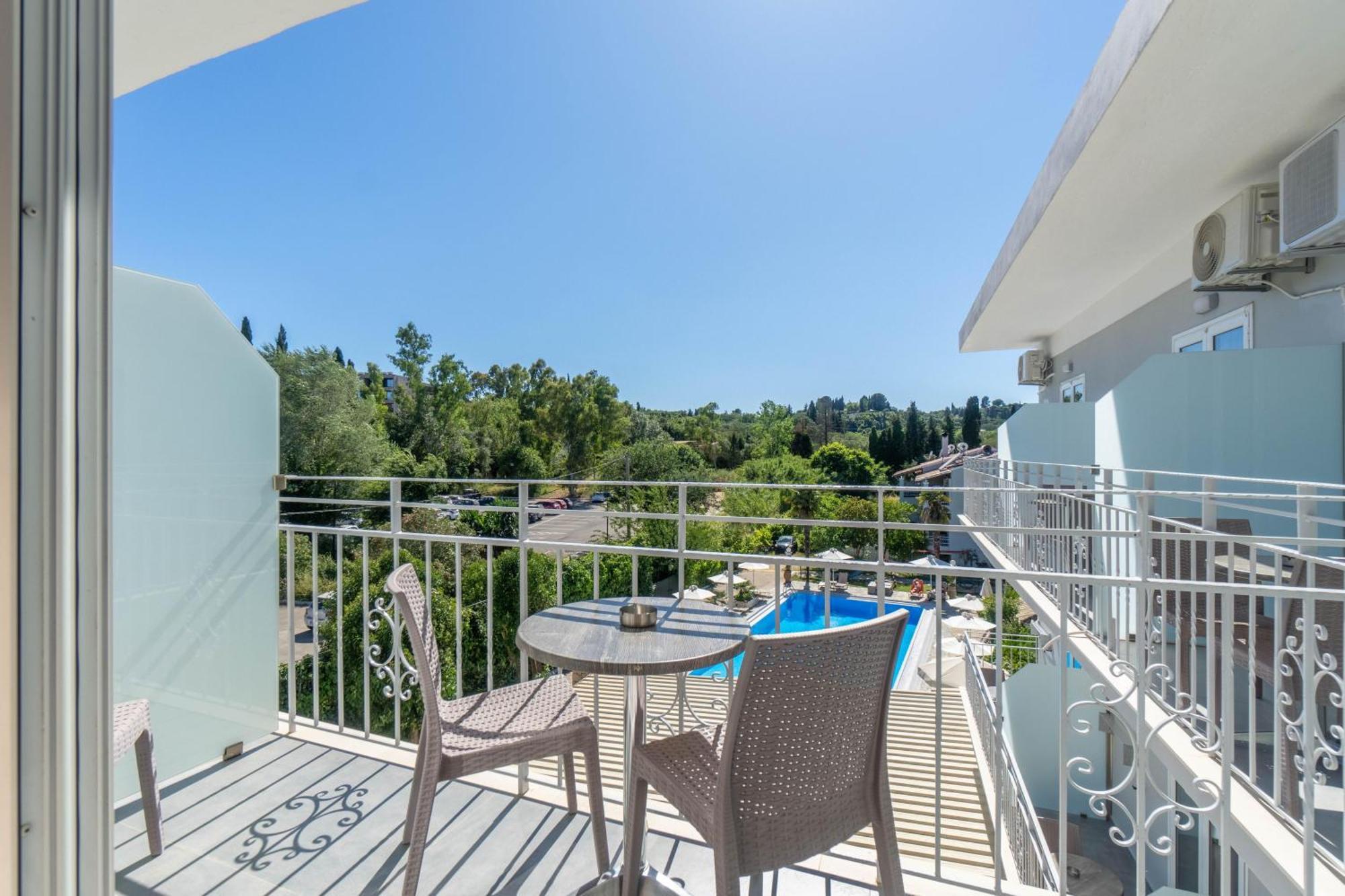 Angela Hotel & Apartments Гоувия Экстерьер фото