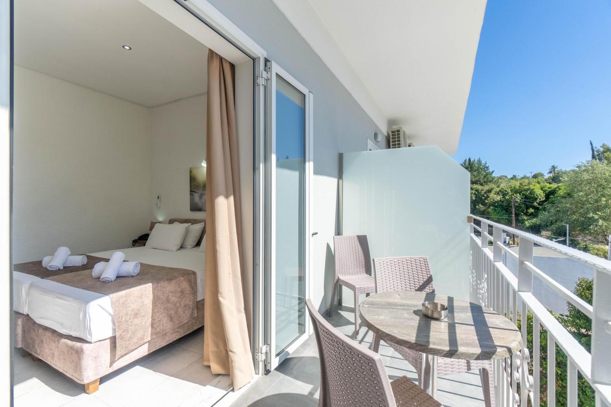 Angela Hotel & Apartments Гоувия Экстерьер фото