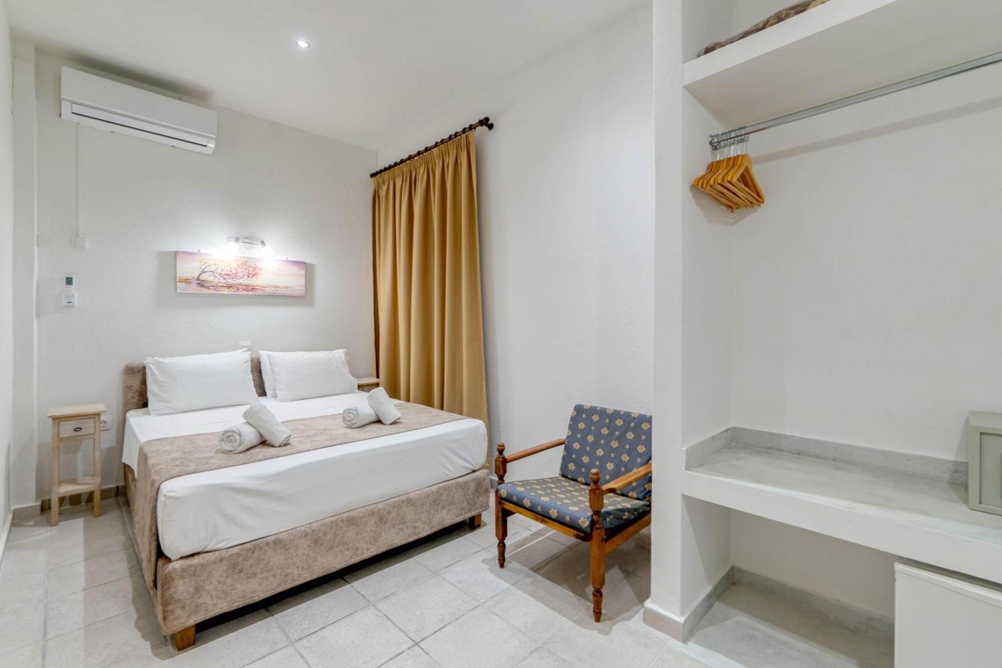Angela Hotel & Apartments Гоувия Экстерьер фото